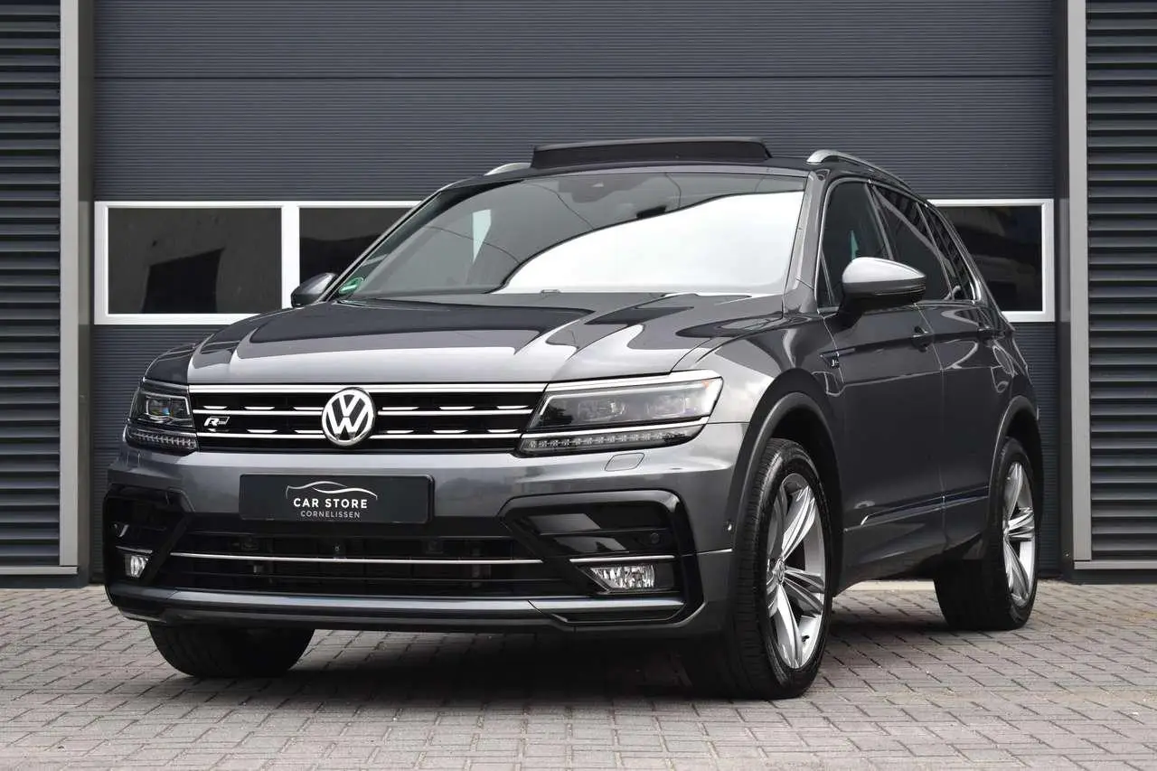 Photo 1 : Volkswagen Tiguan 2017 Petrol