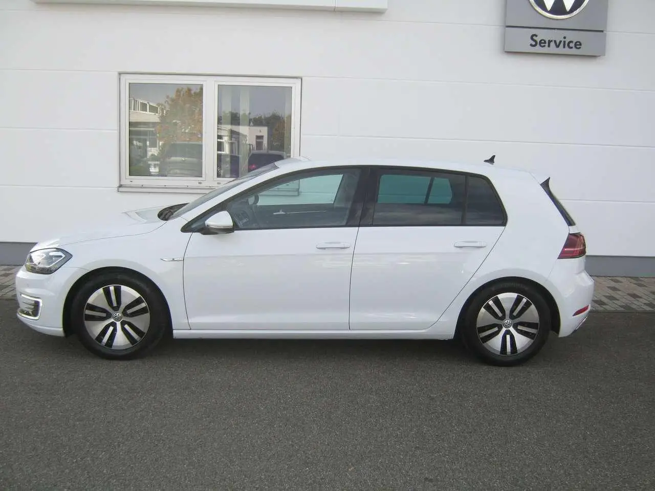 Photo 1 : Volkswagen Golf 2020 Électrique