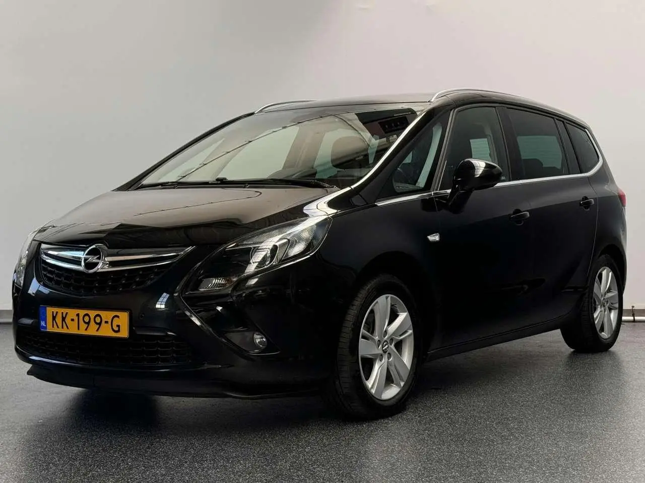 Photo 1 : Opel Zafira 2016 Petrol