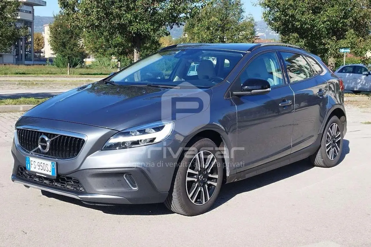 Photo 1 : Volvo V40 2018 Diesel