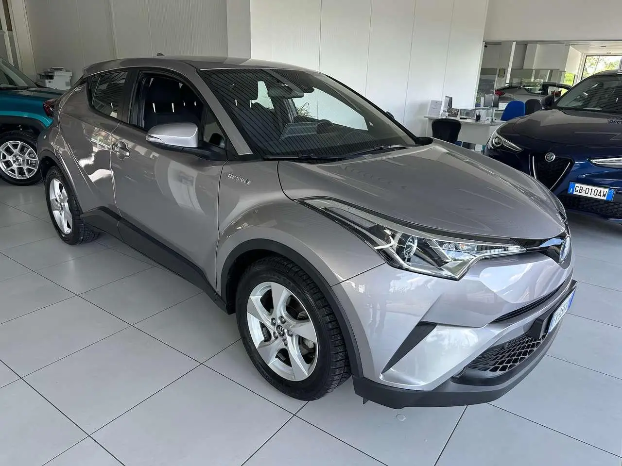 Photo 1 : Toyota C-hr 2019 Hybrid