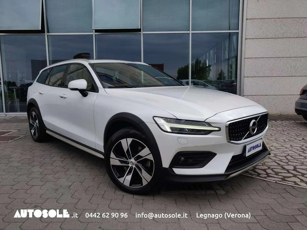 Photo 1 : Volvo V60 2019 Diesel