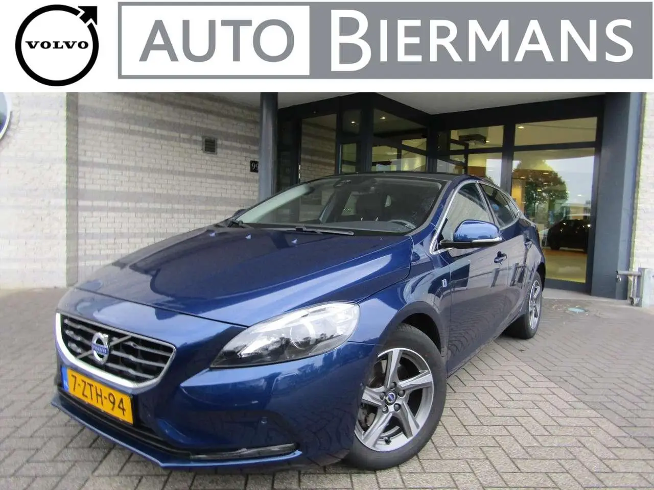 Photo 1 : Volvo V40 2015 Essence