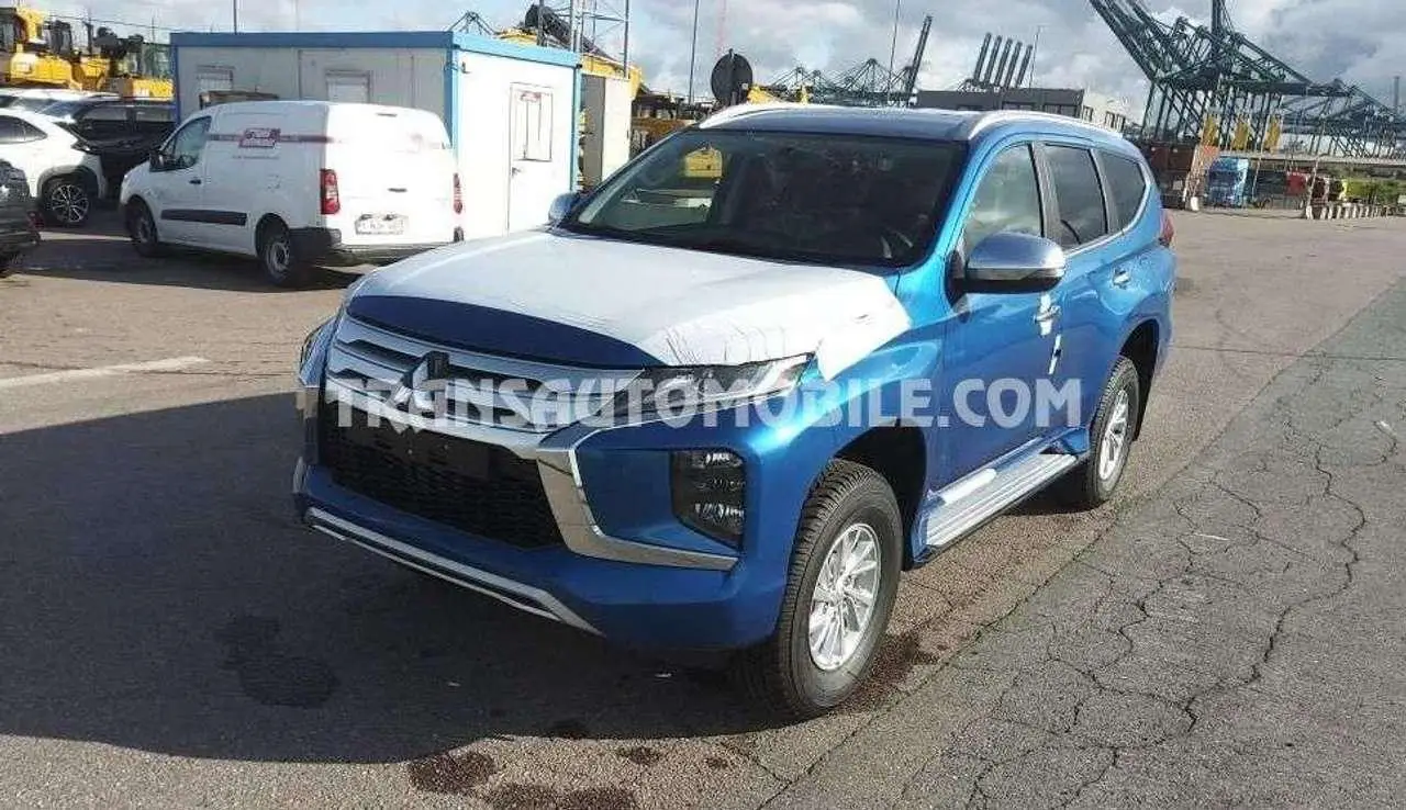 Photo 1 : Mitsubishi Montero 2024 Diesel