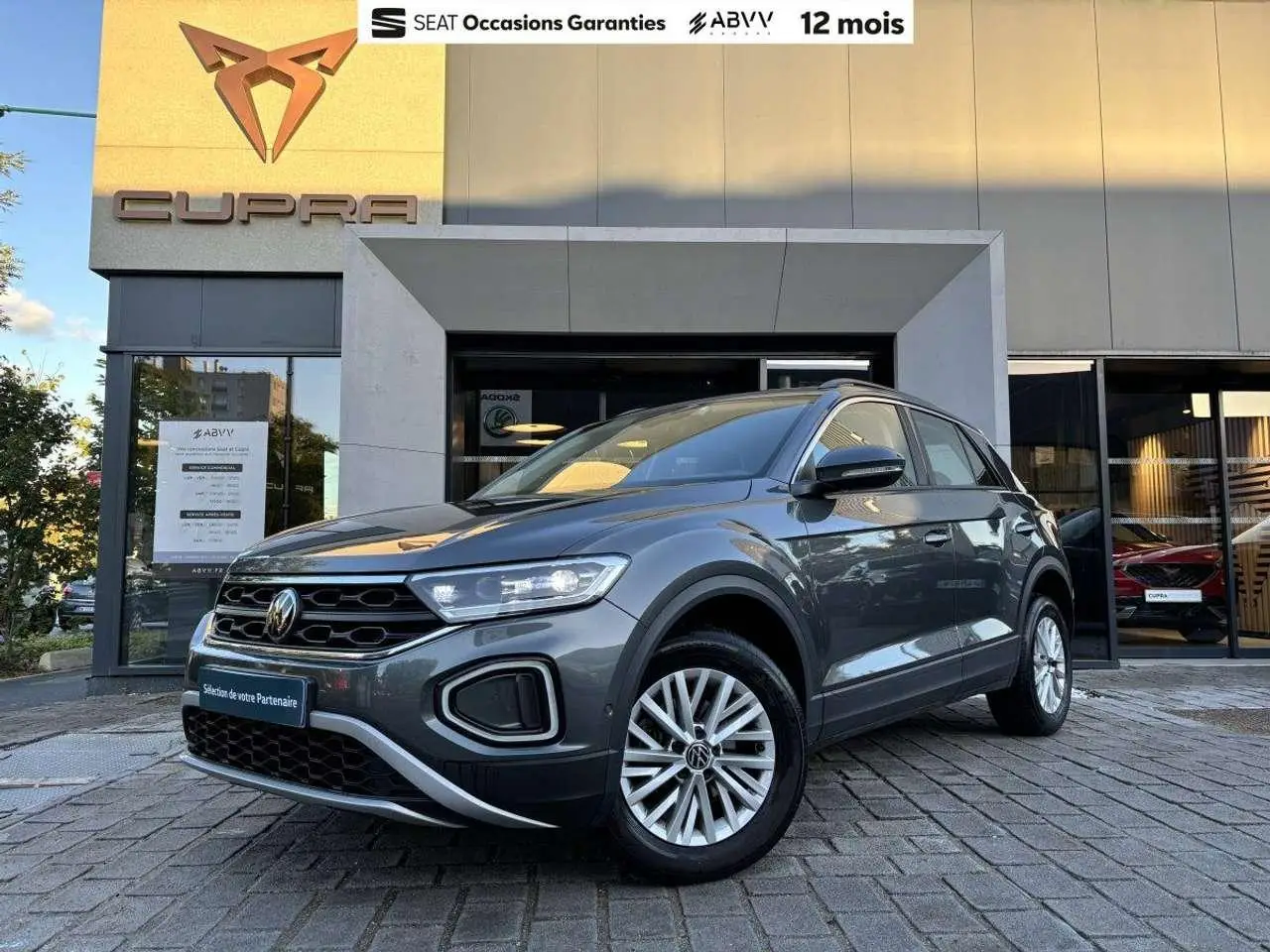 Photo 1 : Volkswagen T-roc 2022 Petrol