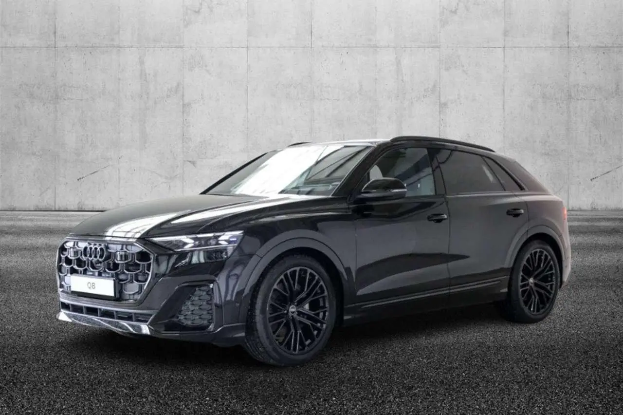 Photo 1 : Audi Q8 2024 Hybrid