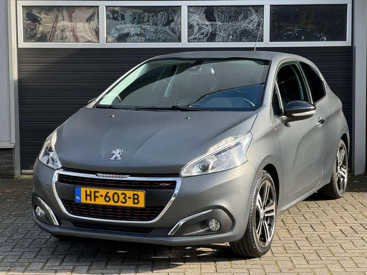 Photo 1 : Peugeot 208 2015 Petrol