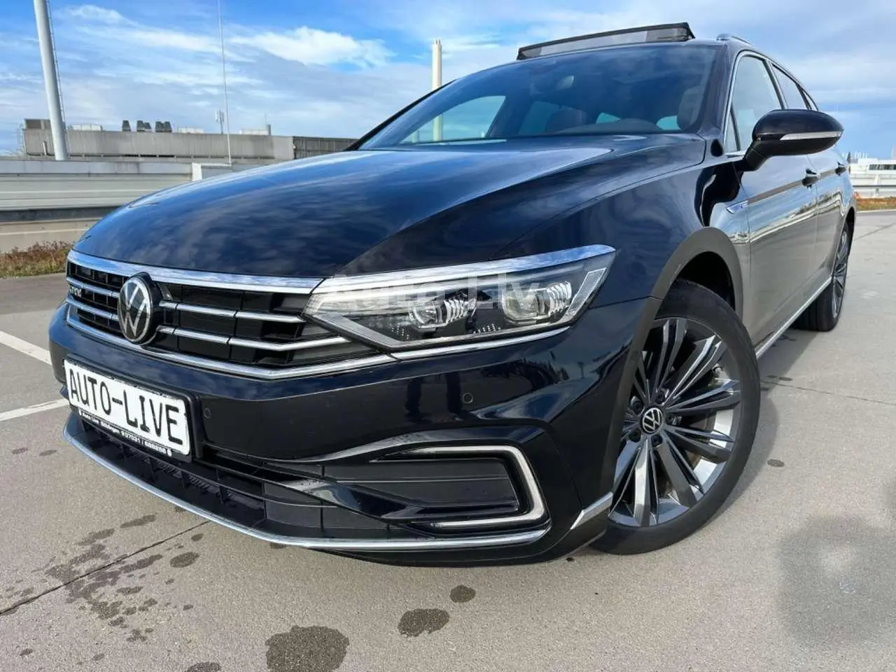 Photo 1 : Volkswagen Passat 2021 Hybrid