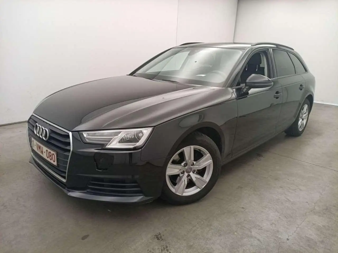 Photo 1 : Audi A4 2019 Petrol