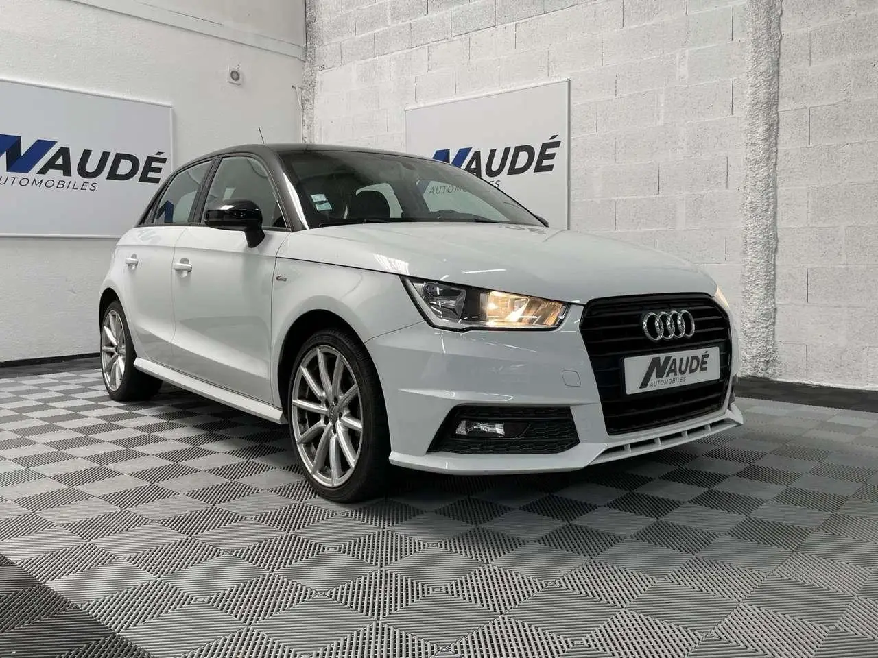 Photo 1 : Audi A1 2018 Petrol