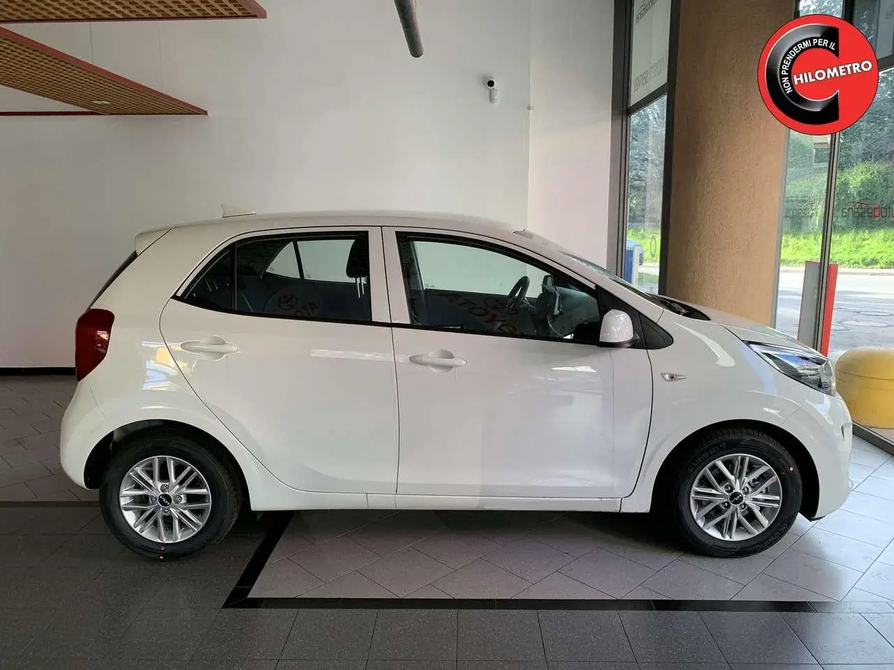 Photo 1 : Kia Picanto 2024 Petrol