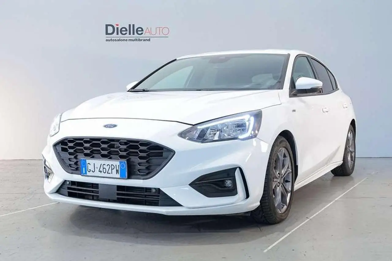 Photo 1 : Ford Focus 2022 Hybrid