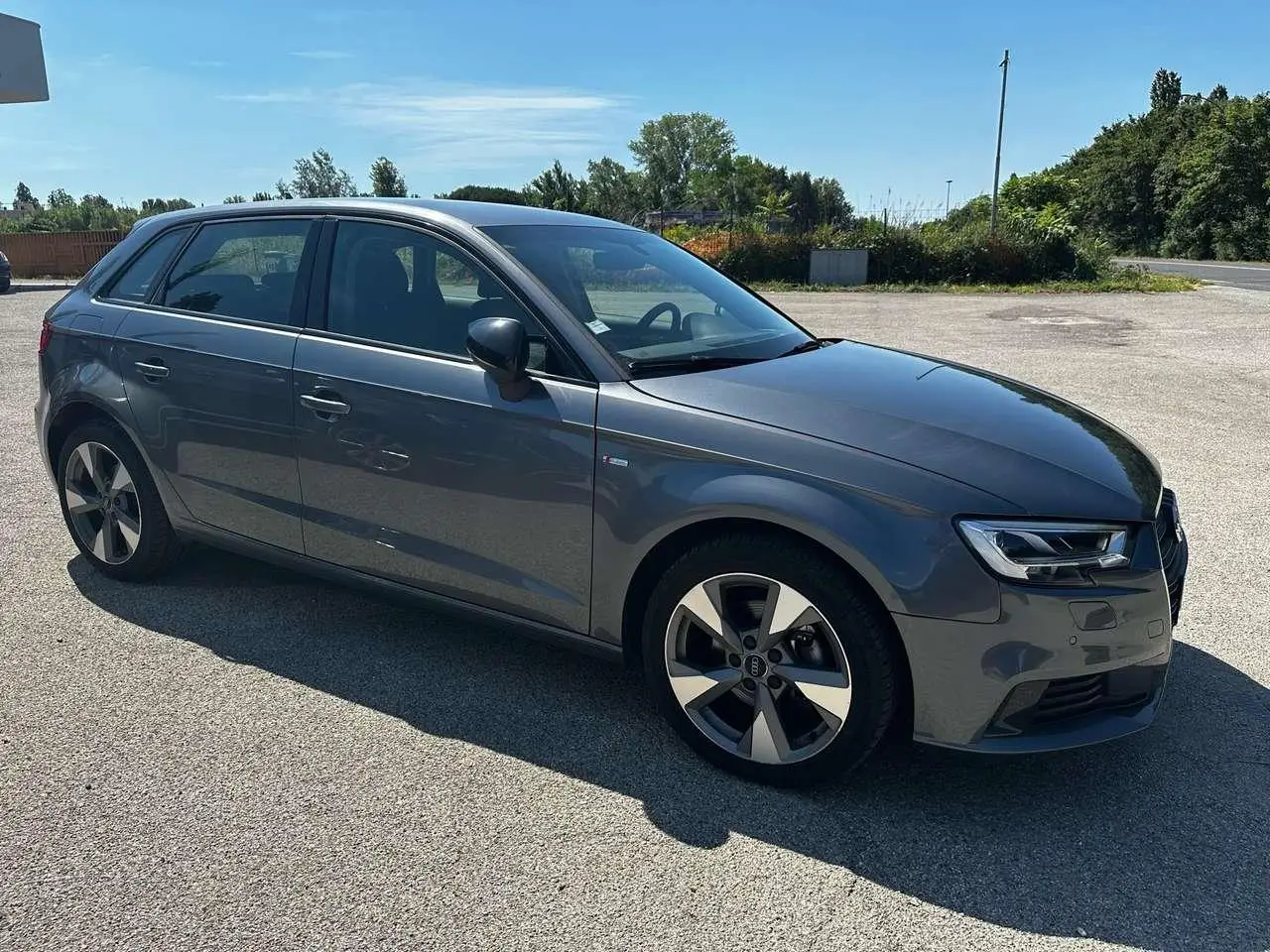 Photo 1 : Audi A3 2019 Petrol