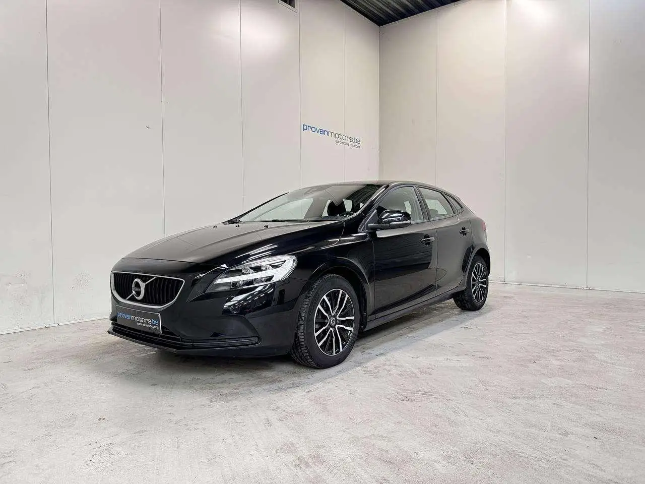 Photo 1 : Volvo V40 2019 Essence