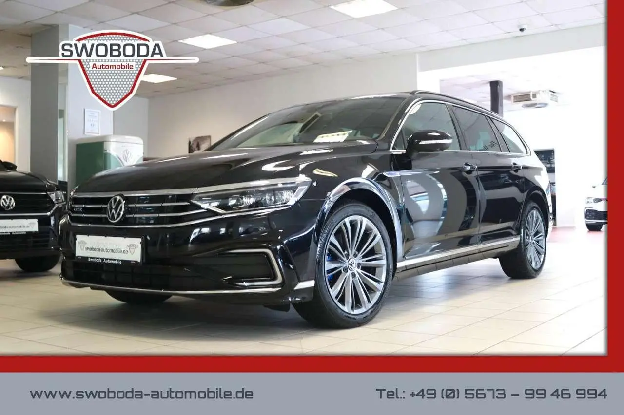 Photo 1 : Volkswagen Passat 2020 Hybrid