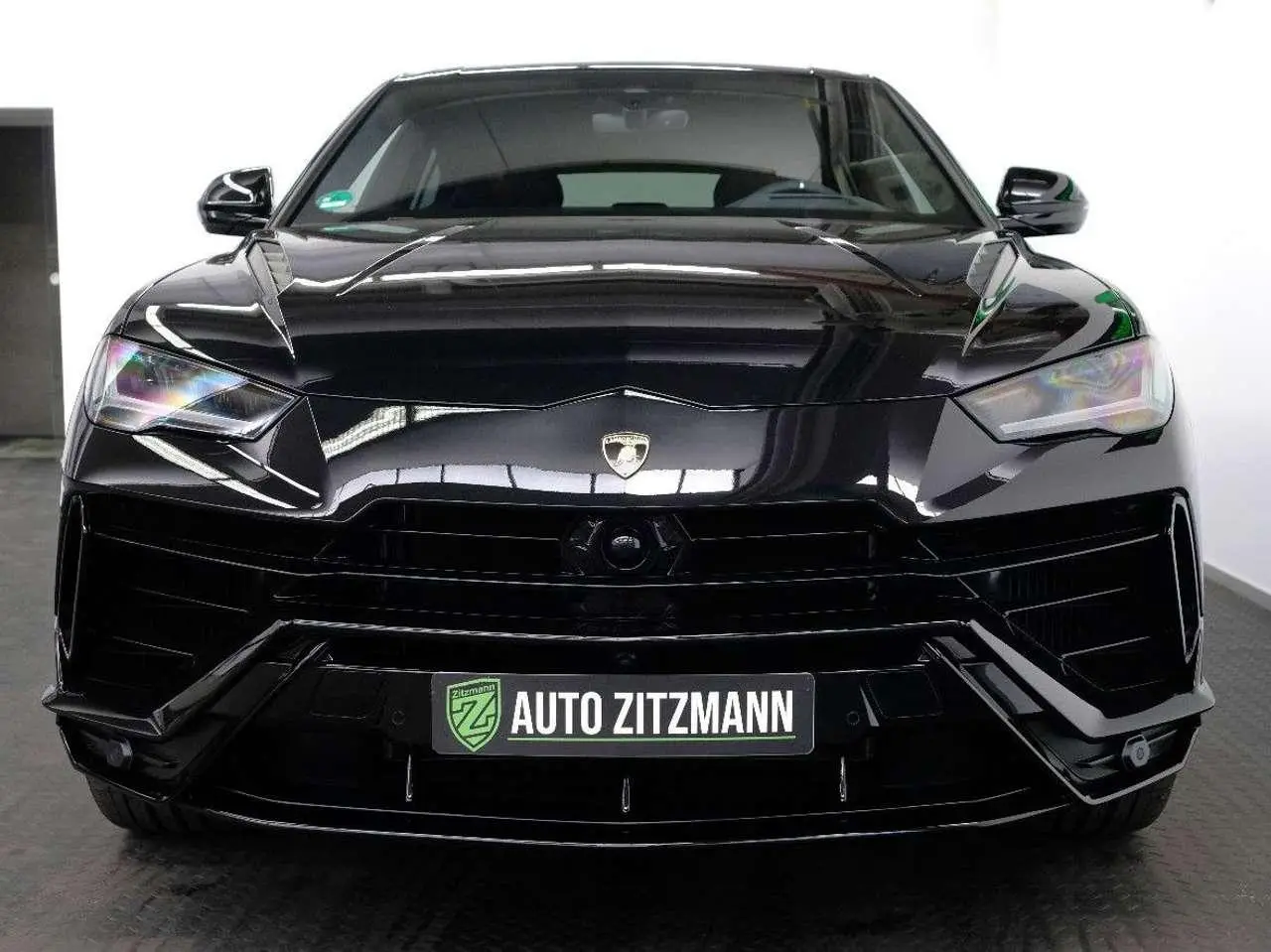 Photo 1 : Lamborghini Urus 2023 Essence