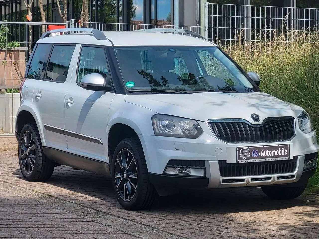 Photo 1 : Skoda Yeti 2016 Petrol