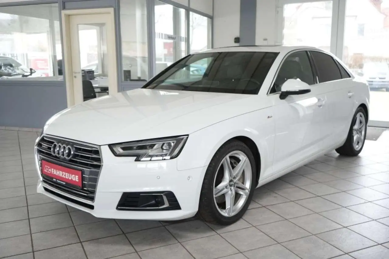 Photo 1 : Audi A4 2015 Diesel