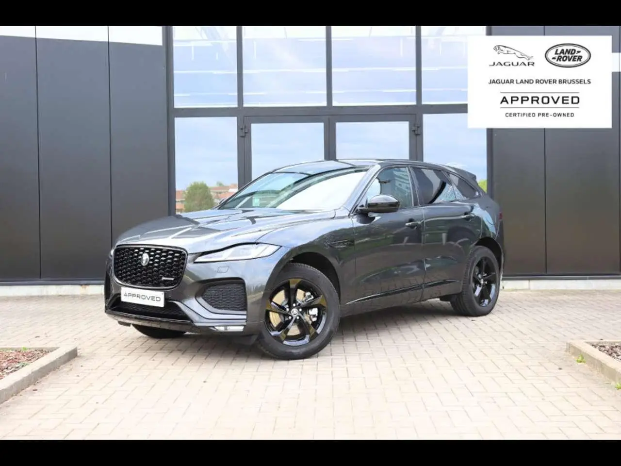 Photo 1 : Jaguar F-pace 2024 Hybride