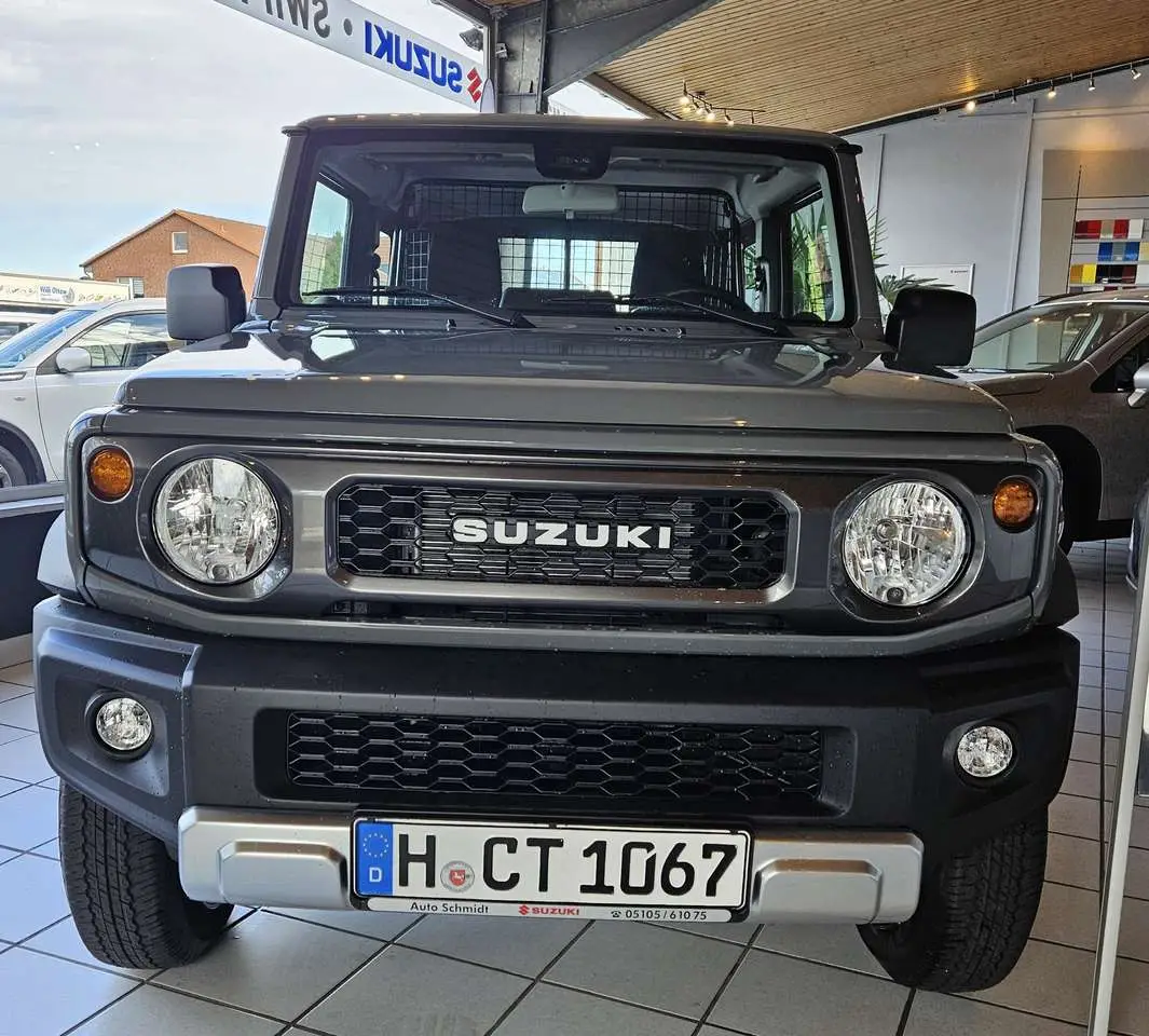 Photo 1 : Suzuki Jimny 2024 Essence