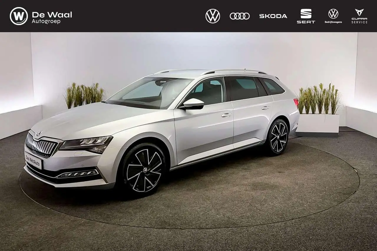 Photo 1 : Skoda Superb 2023 Hybrid