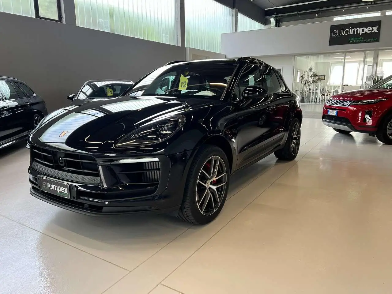 Photo 1 : Porsche Macan 2023 Essence