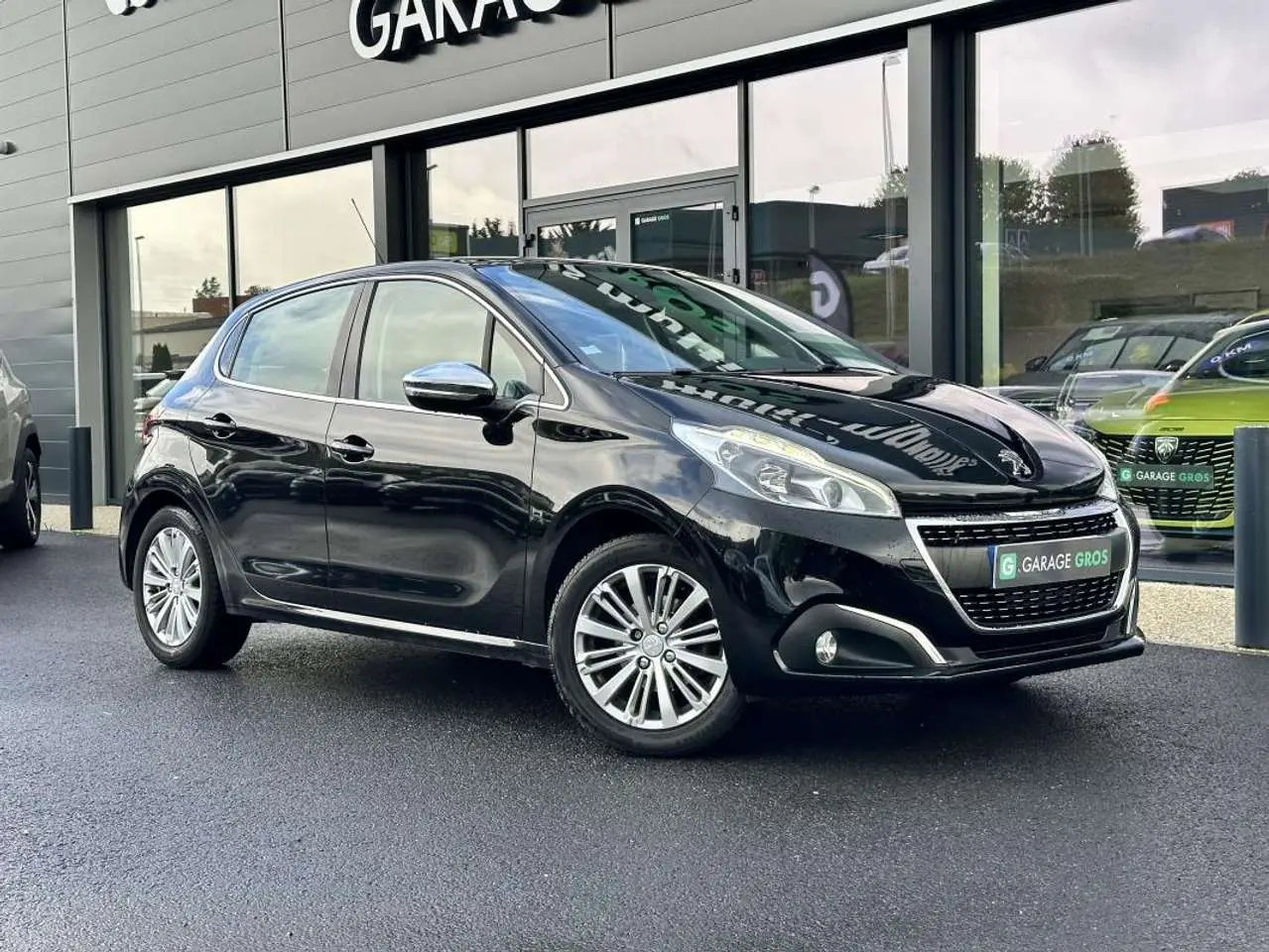 Photo 1 : Peugeot 208 2017 Petrol