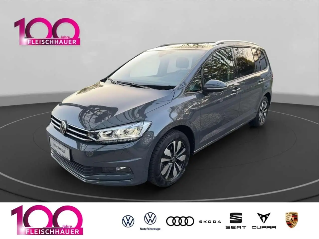 Photo 1 : Volkswagen Touran 2023 Essence