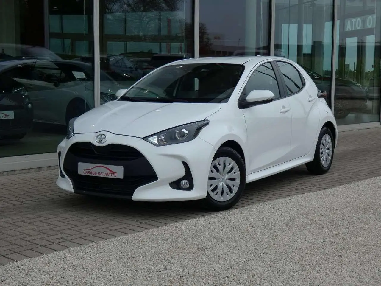 Photo 1 : Toyota Yaris 2021 Petrol