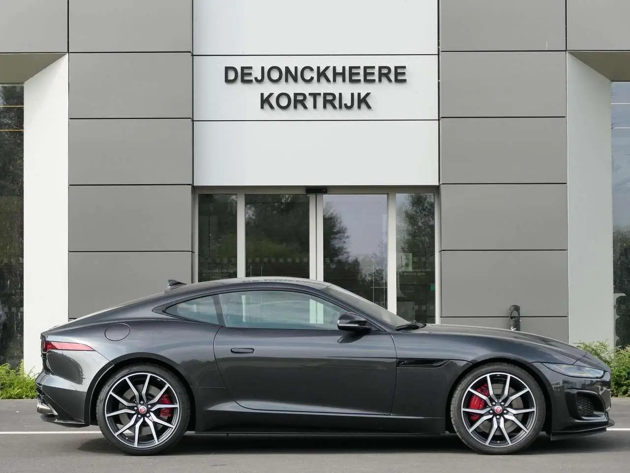 Photo 1 : Jaguar F-type 2023 Petrol