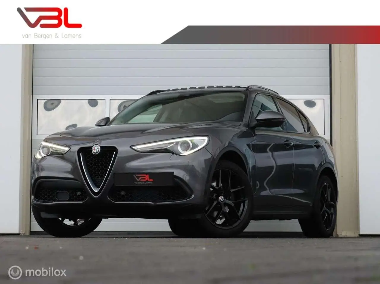 Photo 1 : Alfa Romeo Stelvio 2017 Essence