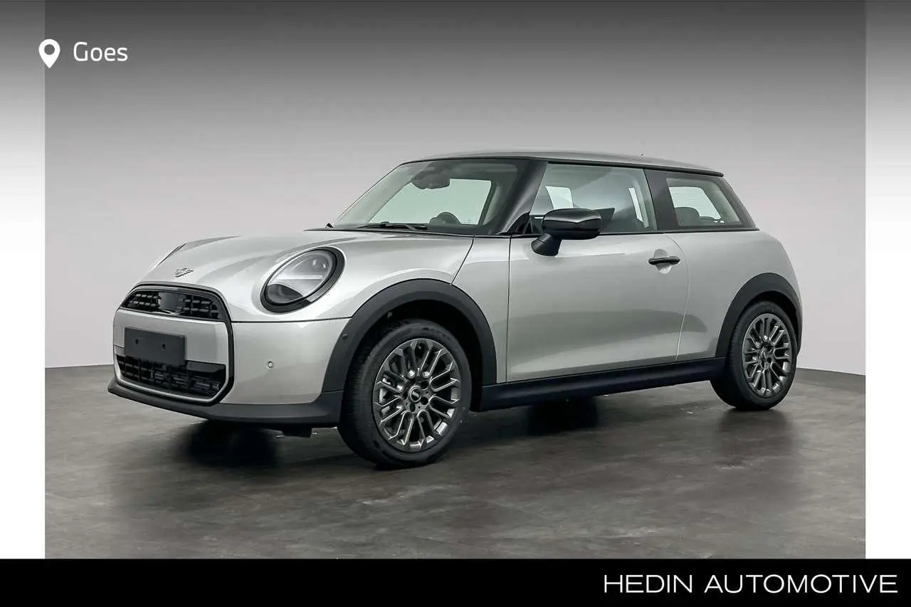 Photo 1 : Mini Cooper 2024 Petrol