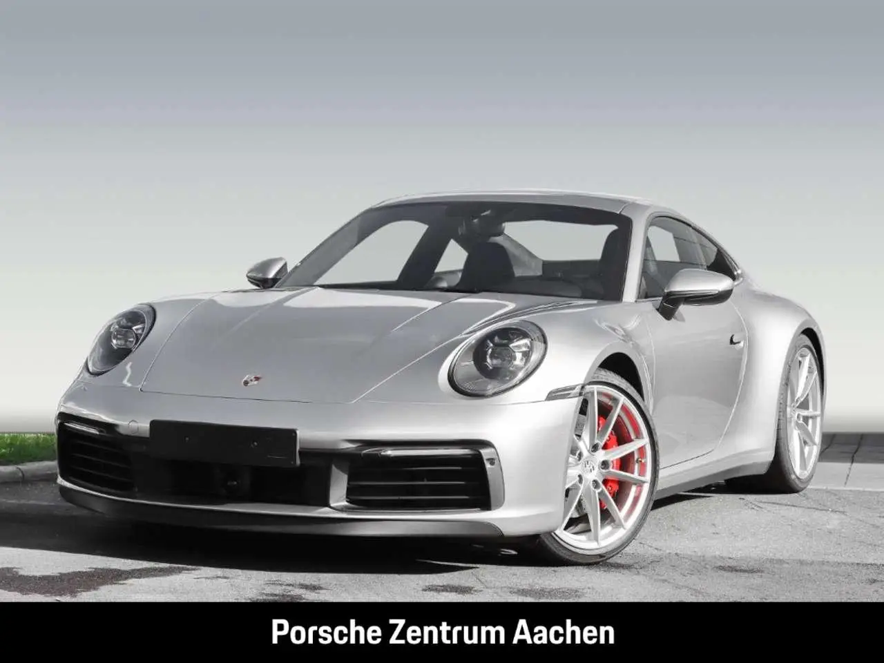 Photo 1 : Porsche 992 2020 Essence