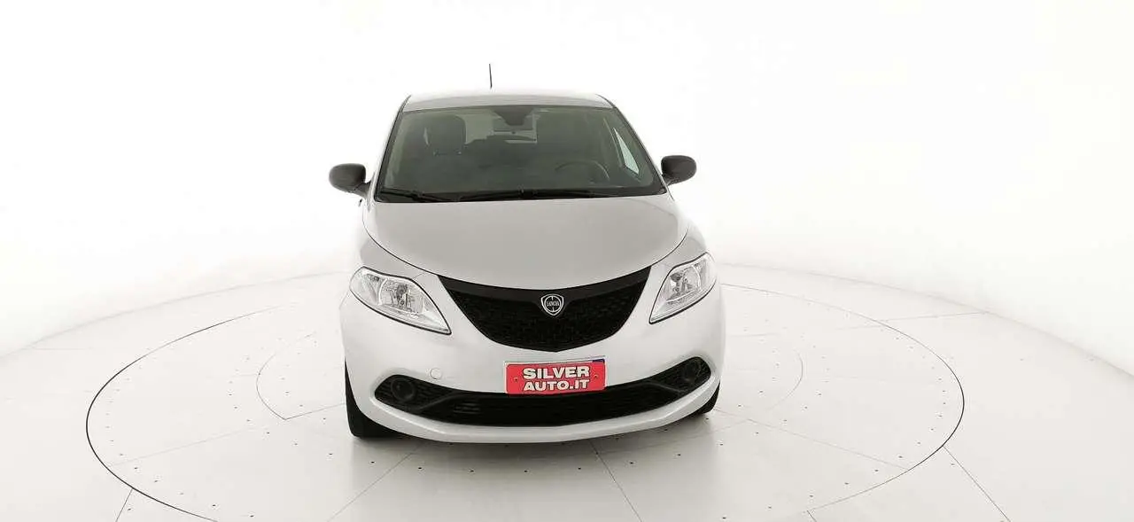 Photo 1 : Lancia Ypsilon 2019 Petrol