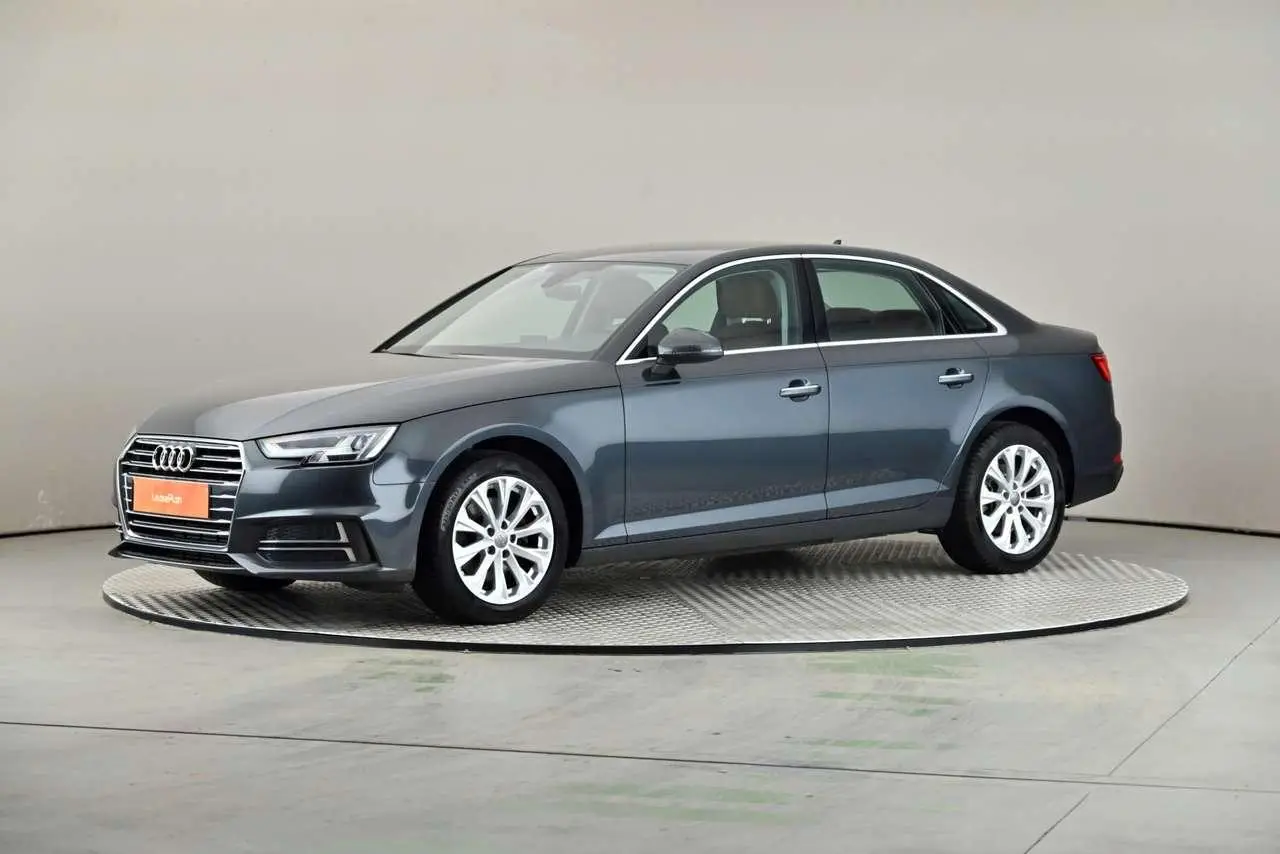 Photo 1 : Audi A4 2019 Essence