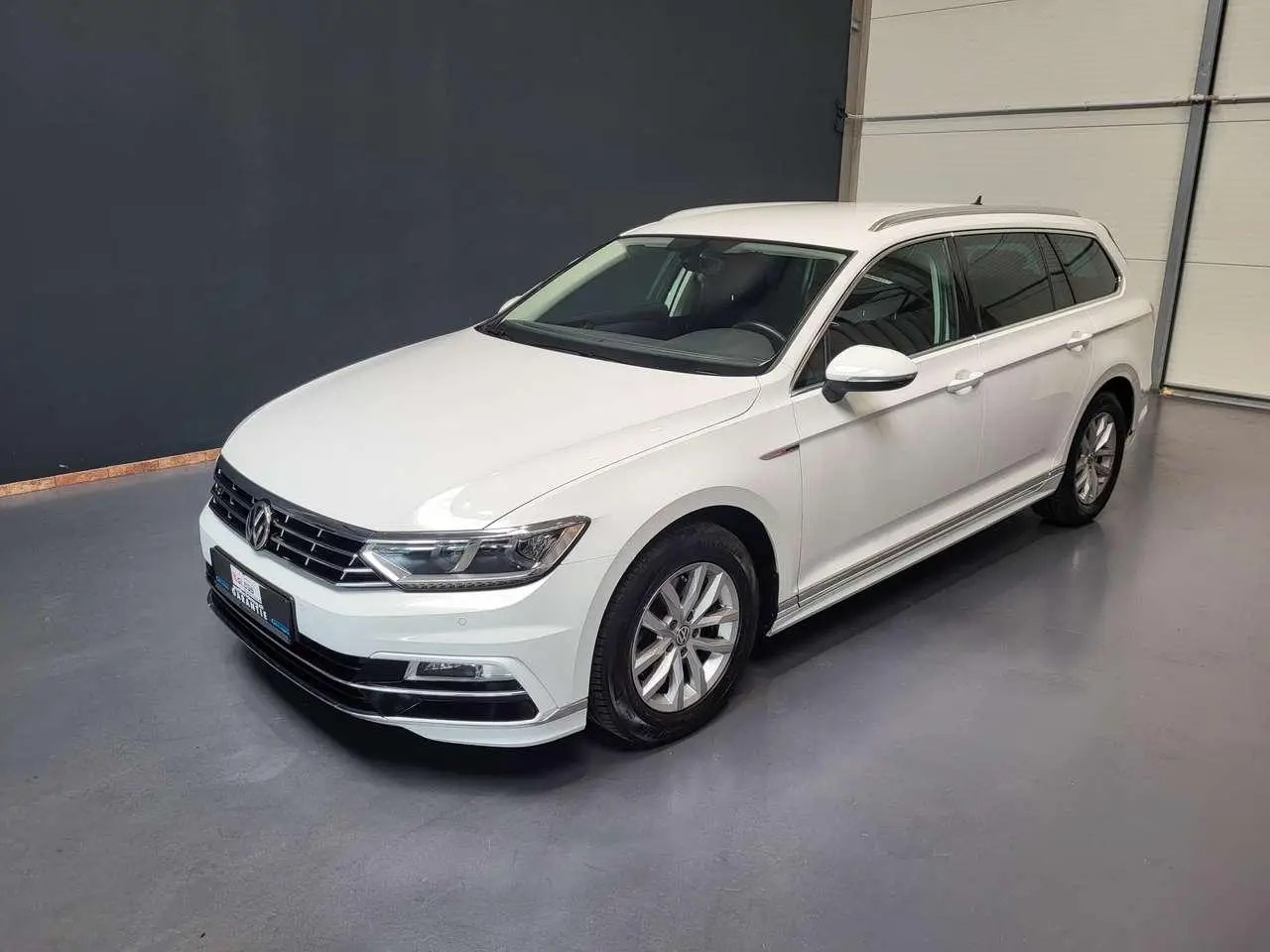 Photo 1 : Volkswagen Passat 2018 Diesel