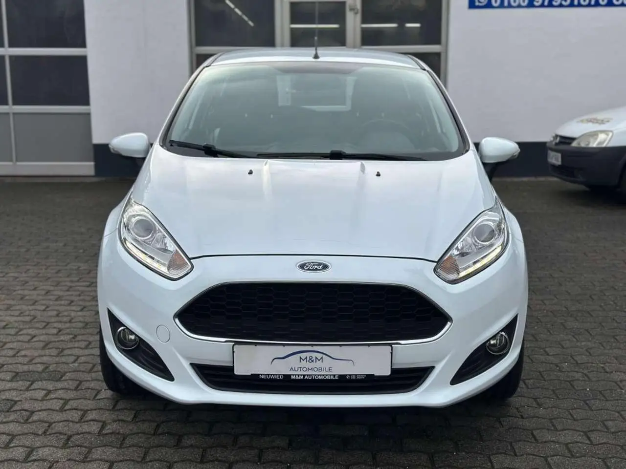 Photo 1 : Ford Fiesta 2016 Petrol