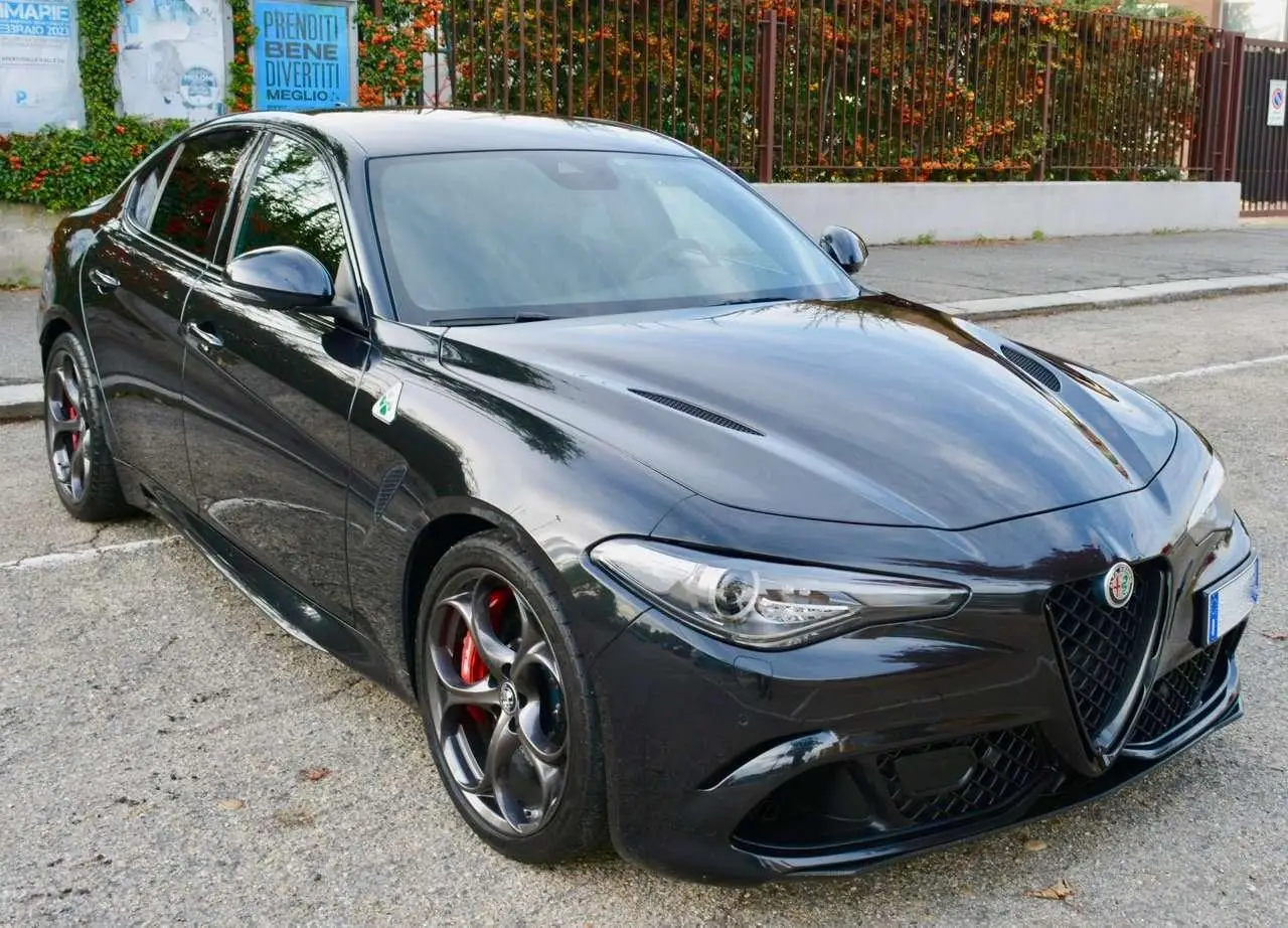 Photo 1 : Alfa Romeo Giulia 2021 Essence