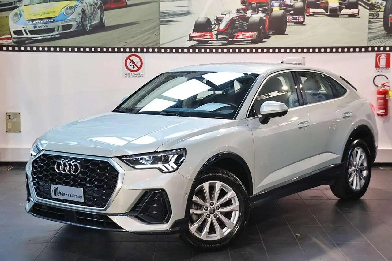 Photo 1 : Audi Q3 2020 Essence