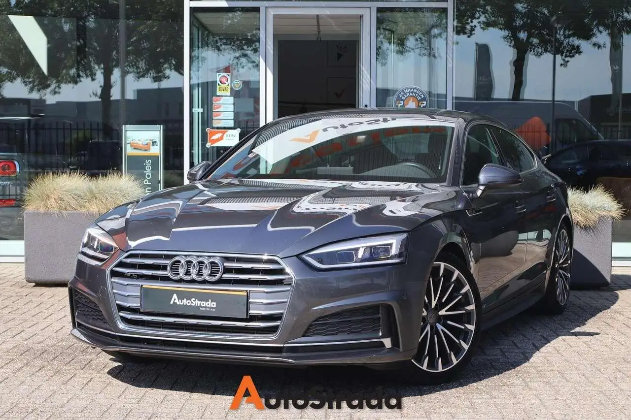 Photo 1 : Audi A5 2018 Petrol