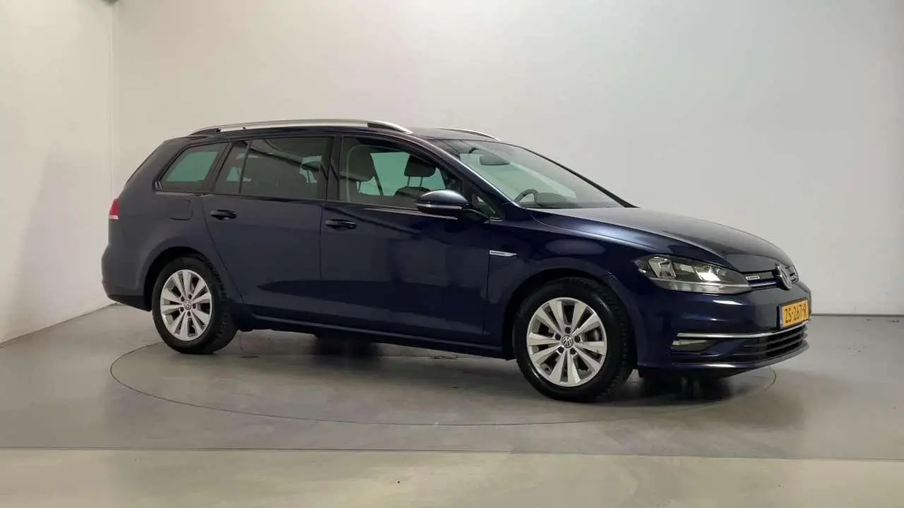 Photo 1 : Volkswagen Golf 2019 Petrol