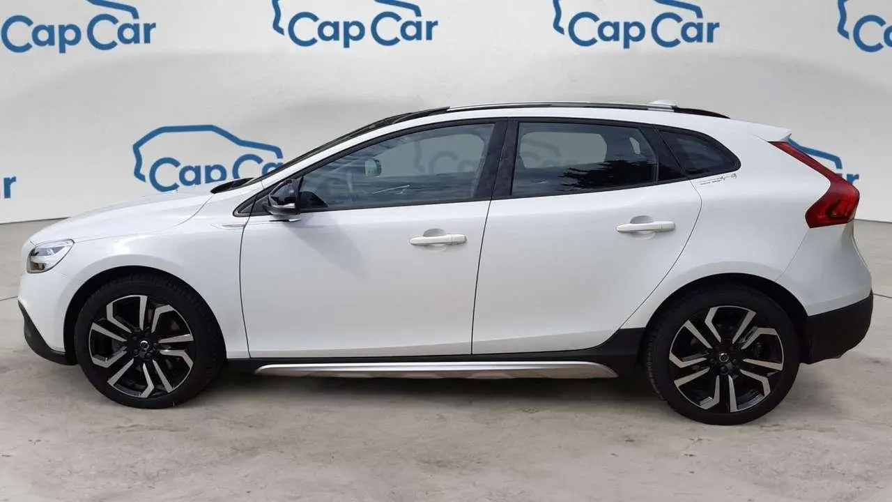 Photo 1 : Volvo V40 2018 Diesel