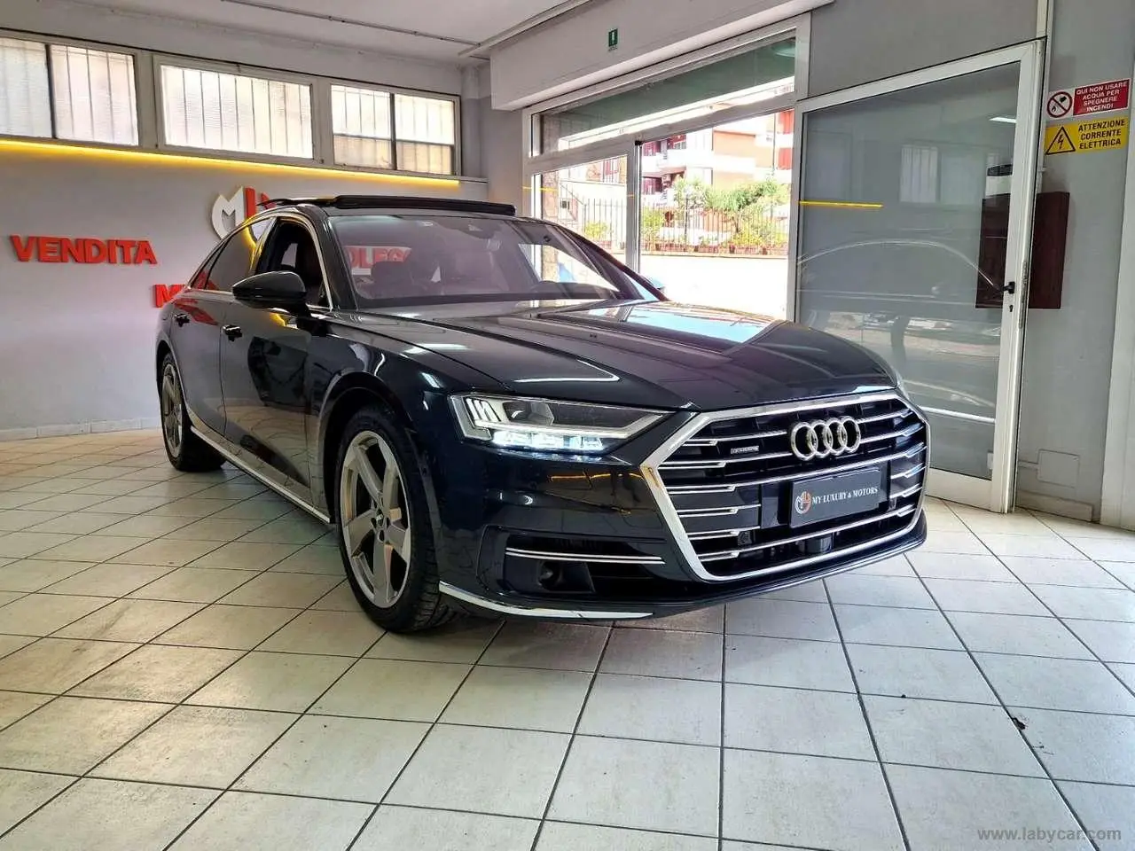 Photo 1 : Audi A8 2019 Hybrid