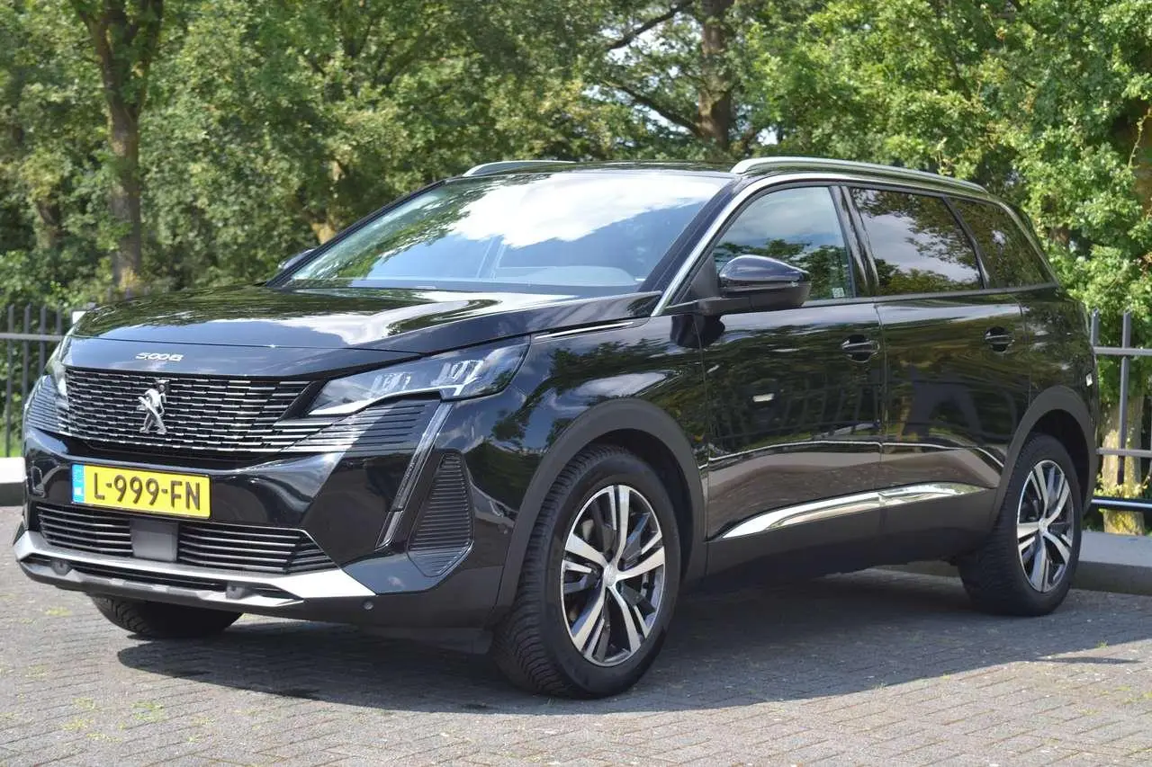 Photo 1 : Peugeot 5008 2021 Essence