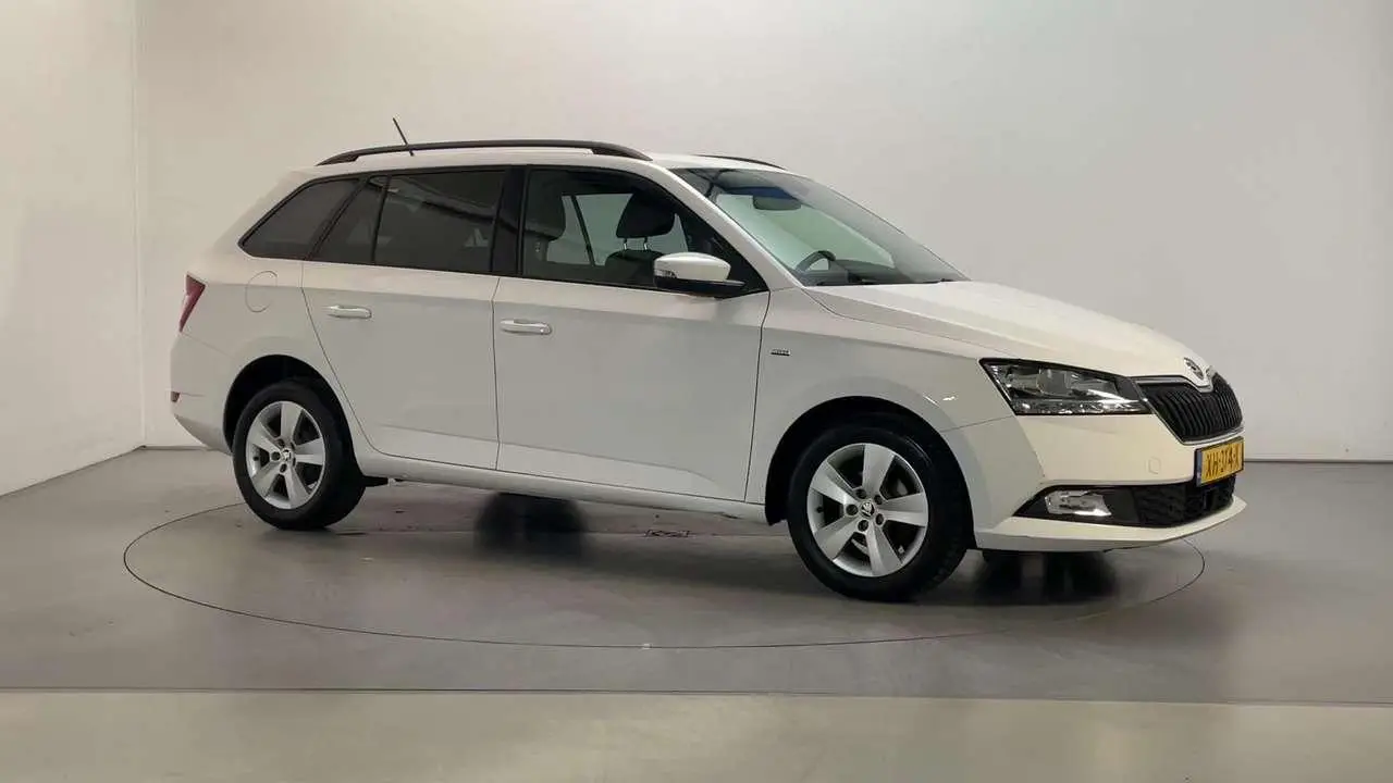 Photo 1 : Skoda Fabia 2019 Petrol