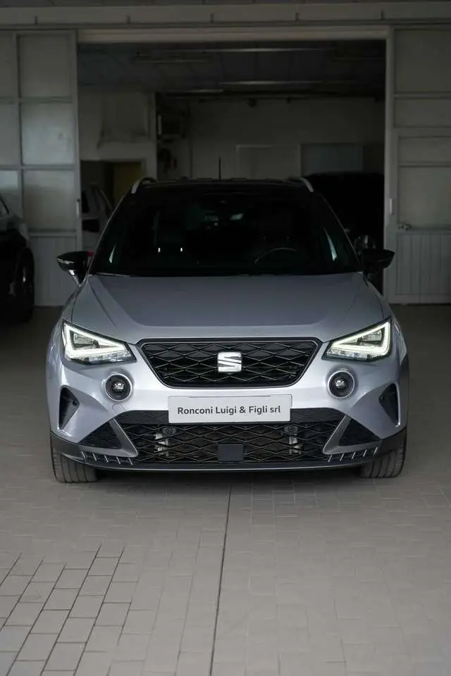 Photo 1 : Seat Arona 2023 Petrol