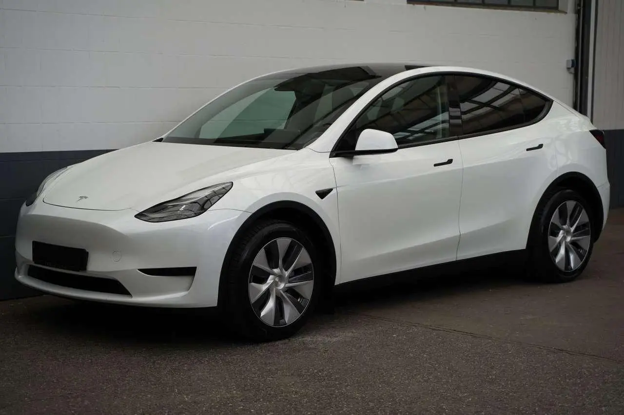 Photo 1 : Tesla Model Y 2024 Électrique