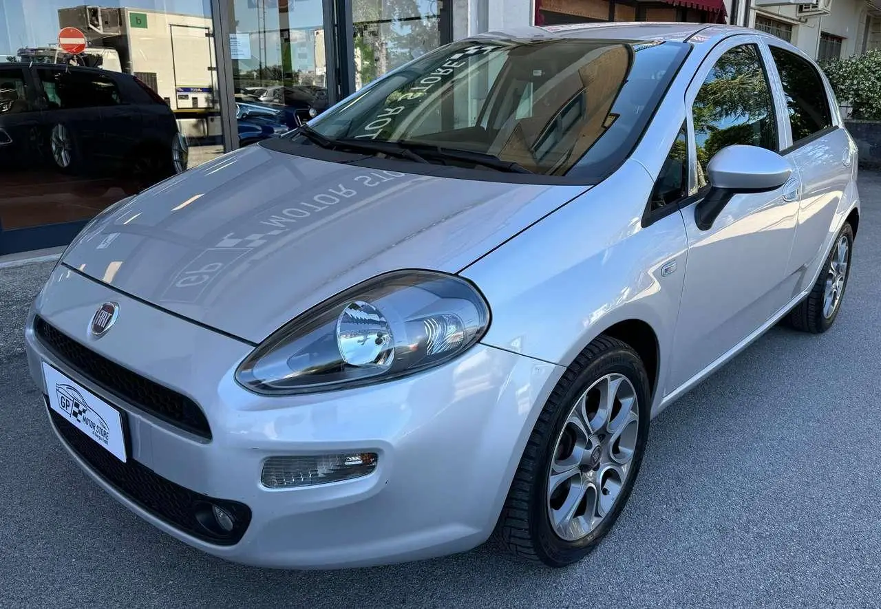 Photo 1 : Fiat Punto 2018 Diesel