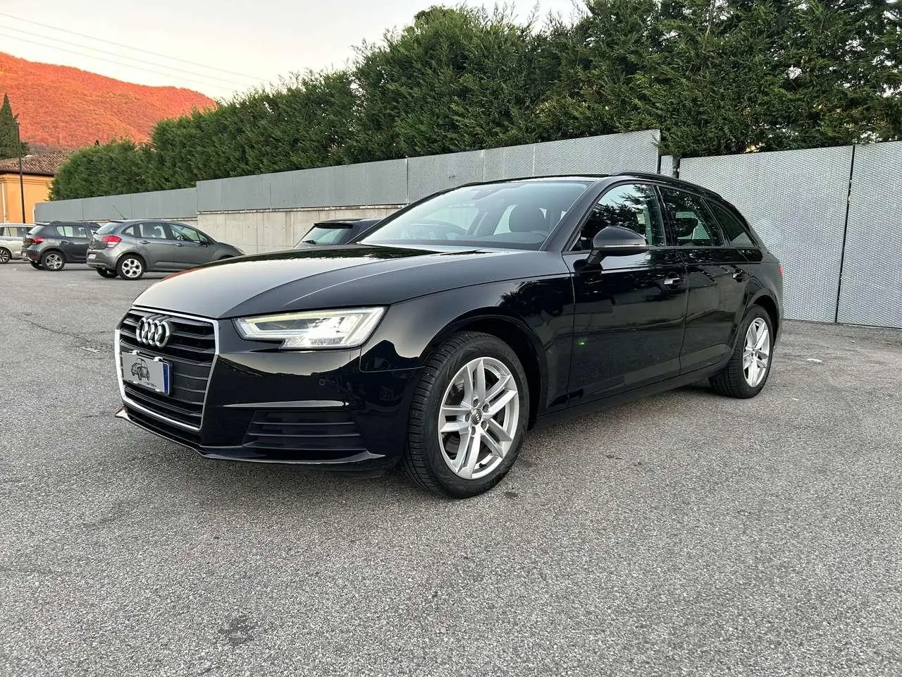 Photo 1 : Audi A4 2019 Diesel