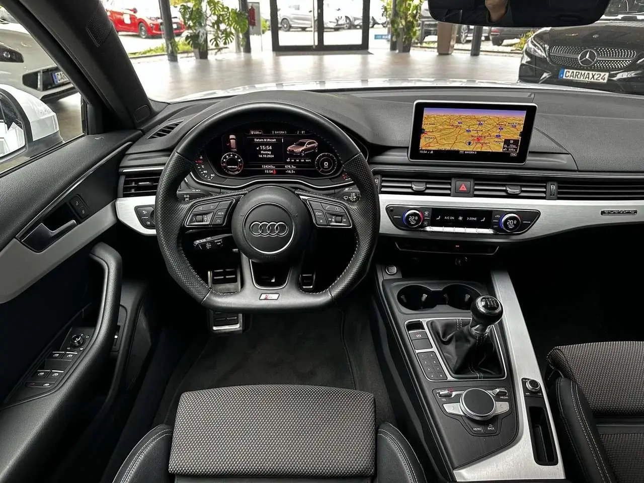 Photo 1 : Audi A4 2018 Petrol